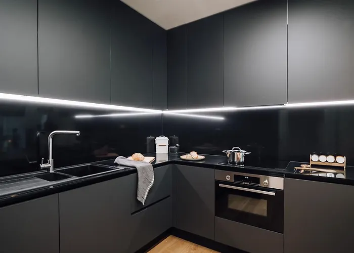 Milfontes - 2 Bedrooms And Shared Pool In Areeiro 아파트