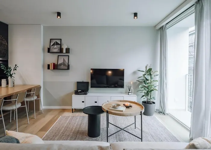 Milfontes - 2 Bedrooms And Shared Pool In Areeiro 리스본