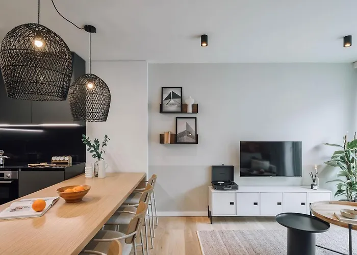 Milfontes - 2 Bedrooms And Shared Pool In Areeiro * 리스본