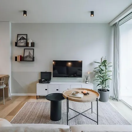Milfontes - 2 Bedrooms And Shared Pool In Areeiro 리스본